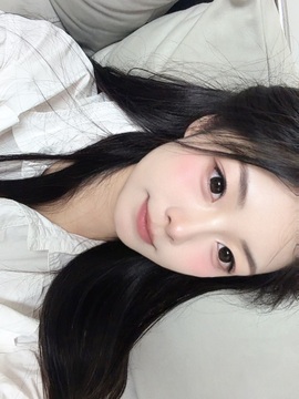 小小鱼🐬一点半播的图片