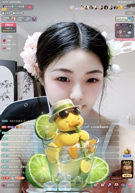 小小鱼🐬一点半播的图片
