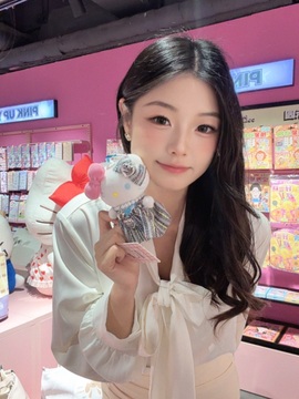 小小鱼🐬一点半播的图片