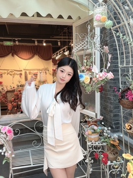 小小鱼🐬一点半播的图片