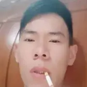 男人肩膀扛着天的用户头像