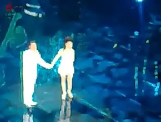 哈琳 吻你